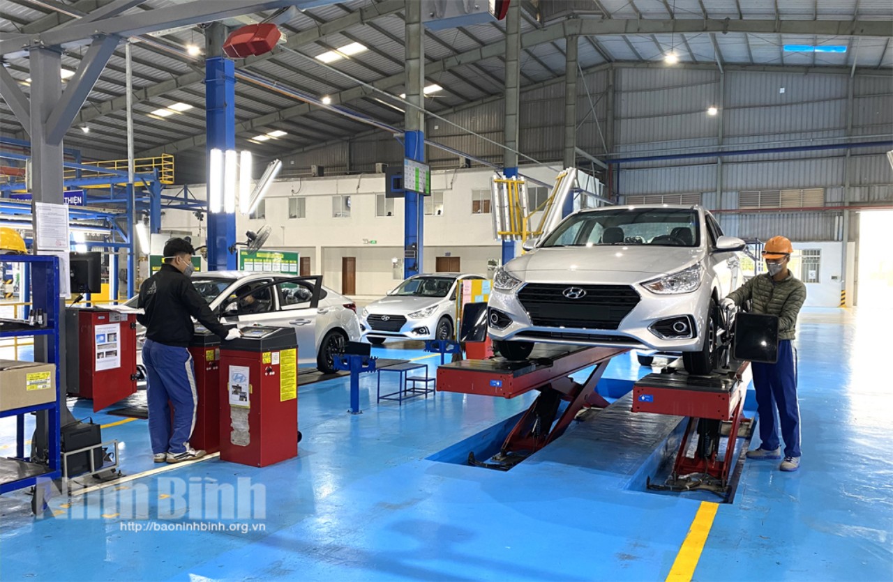 Nỗ lực sản xuất, kinh doanh, đảm bảo đời sống cho người lao động