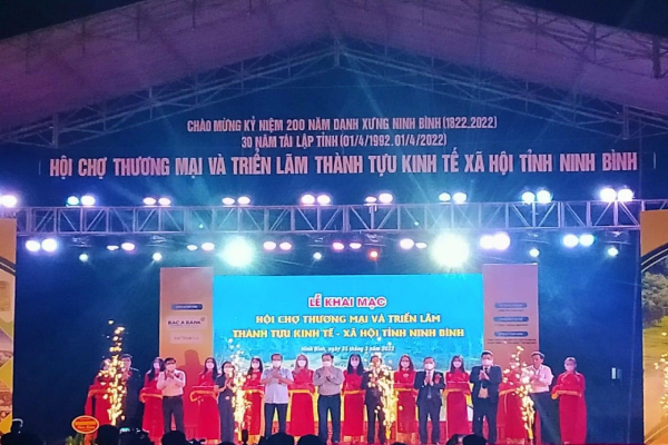 Khai mạc Hội chợ Thương mại và Triển lãm thành tựu kinh tế - xã hội tỉnh Ninh Bình năm 2022